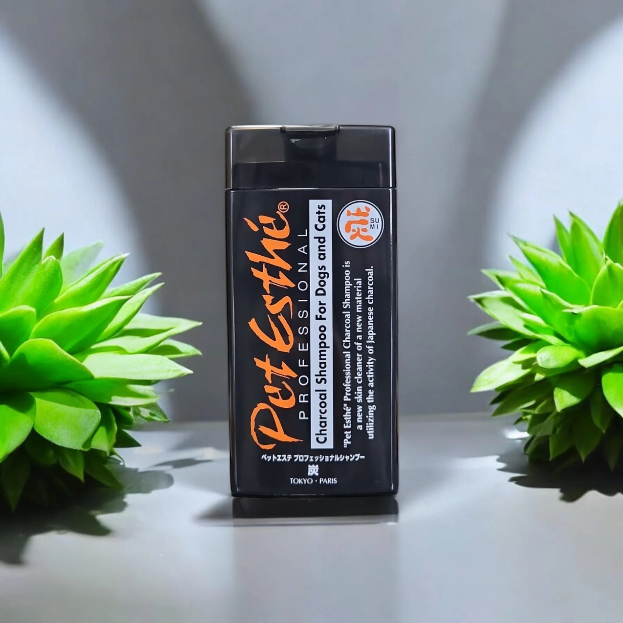 Pet Esthe Charcoal Shampoo szampon węglowy 400 ml głębokie oczyszczanie i usuwanie zapachów z sierści – zdjęcie 2