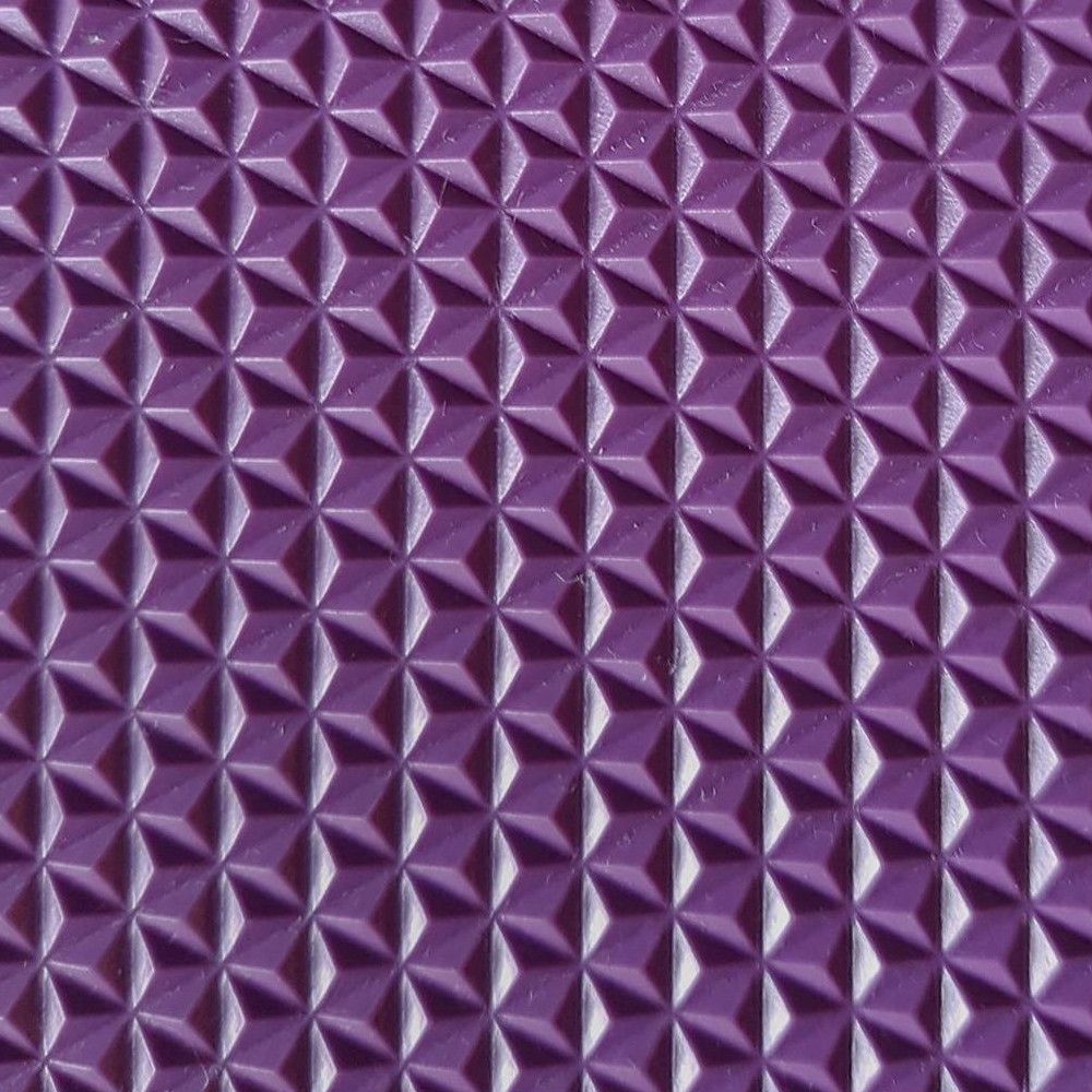 Fioletowa mata na stół groomerski o wymiarach 126 × 64 cm – zdjęcie 2